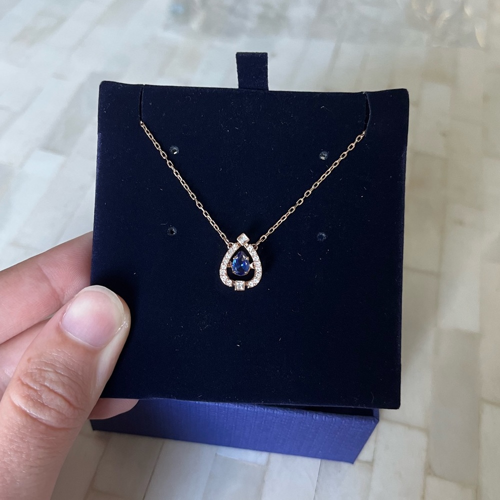 NWT Swarovski Sparkling Blue Dance Pear Rose Gold Necklace
